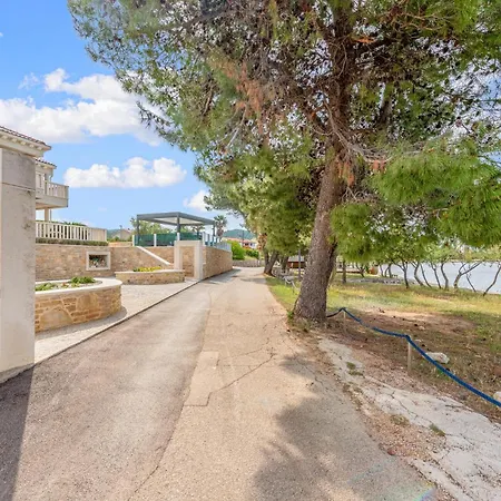 아파트 Lovely In *