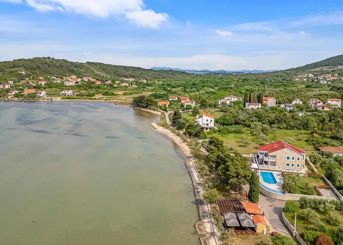 아파트 Lovely In Mrljane