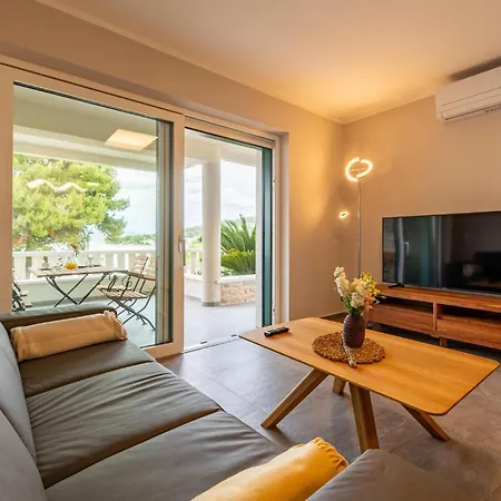 Gorgeous In With Jacuzzi Apartmán